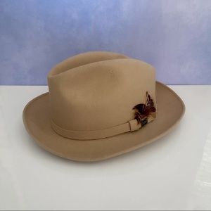 Dobbs Fifth Avenue Camel Felt Fedora Hat